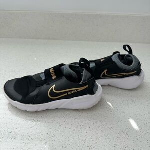 Boys Nike Pull On Shoes
